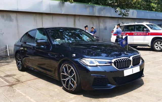 香港的1号车,百万级V8宝马,开到哪都有人合影,车牌号无价-有驾 香港的1号车,百万级V8宝马,开到哪都有人合影,车牌号无价-有驾