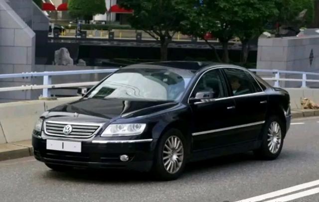 香港的1号车,百万级V8宝马,开到哪都有人合影,车牌号无价-有驾 香港的1号车,百万级V8宝马,开到哪都有人合影,车牌号无价-有驾